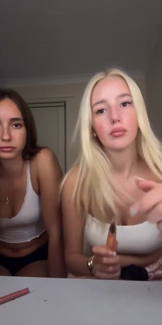 j🫦 — 04.08.2026 22:34 canlı yayın kaydı