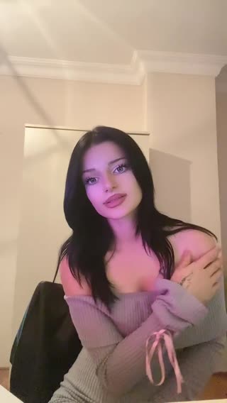 Watch Eylül — Live Stream from 05.08.2026 02:03