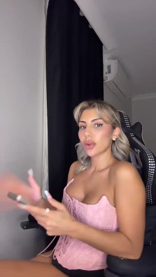 Ver a 🧚🏻‍♀️ DİLARA 🧚🏻‍♀️ — transmisión en vivo del 06.08.2026 19:53