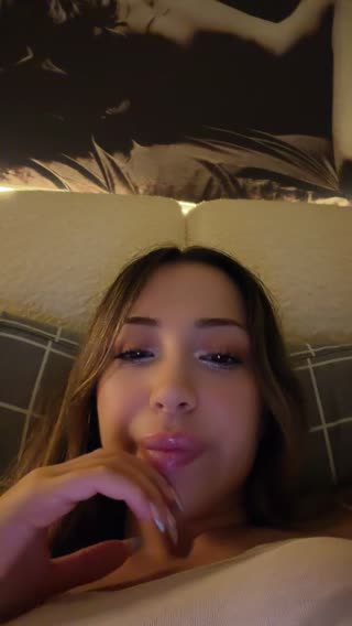 𝓞̈𝔂𝓴𝓾̈♡ ansehen – Livestream vom 07.08.2026 01:56