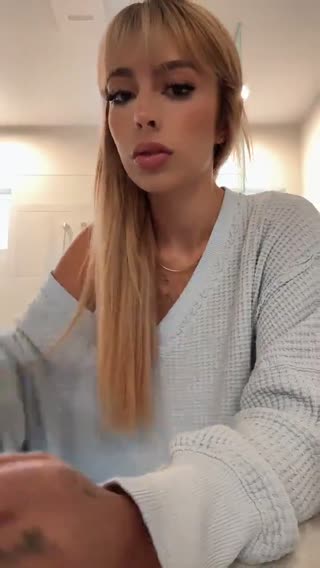 Ver a Allyson Boswell — transmisión en vivo del 07.08.2026 20:39