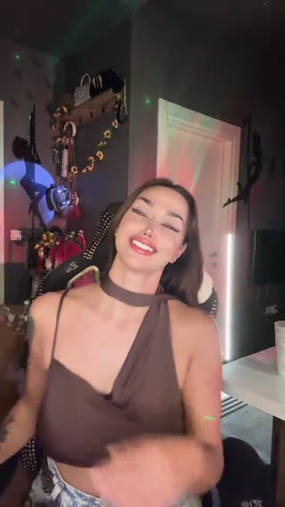 KUMSALL🦋 ansehen – Livestream vom 08.08.2026 22:55