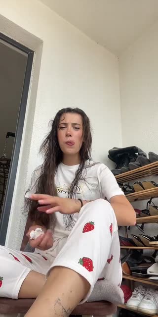 Büşra ansehen – Livestream vom 09.08.2026 13:01