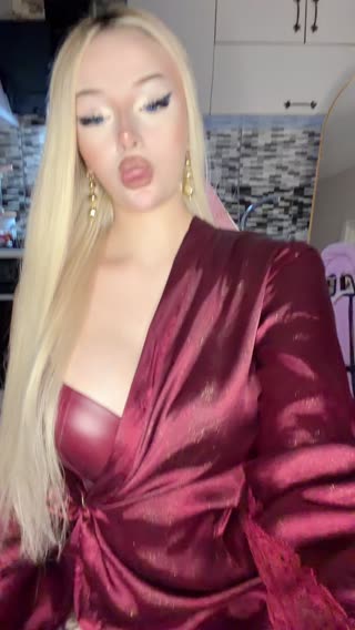 baybyblondee — 11.08.2026 21:07 canlı yayın kaydı